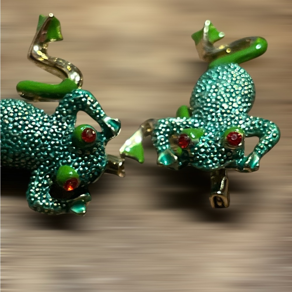 VINTAGE Articulated Tree Frog Pin Set Red Rhinestone Eyes Green Enamel Moves - Picture 4 of 5